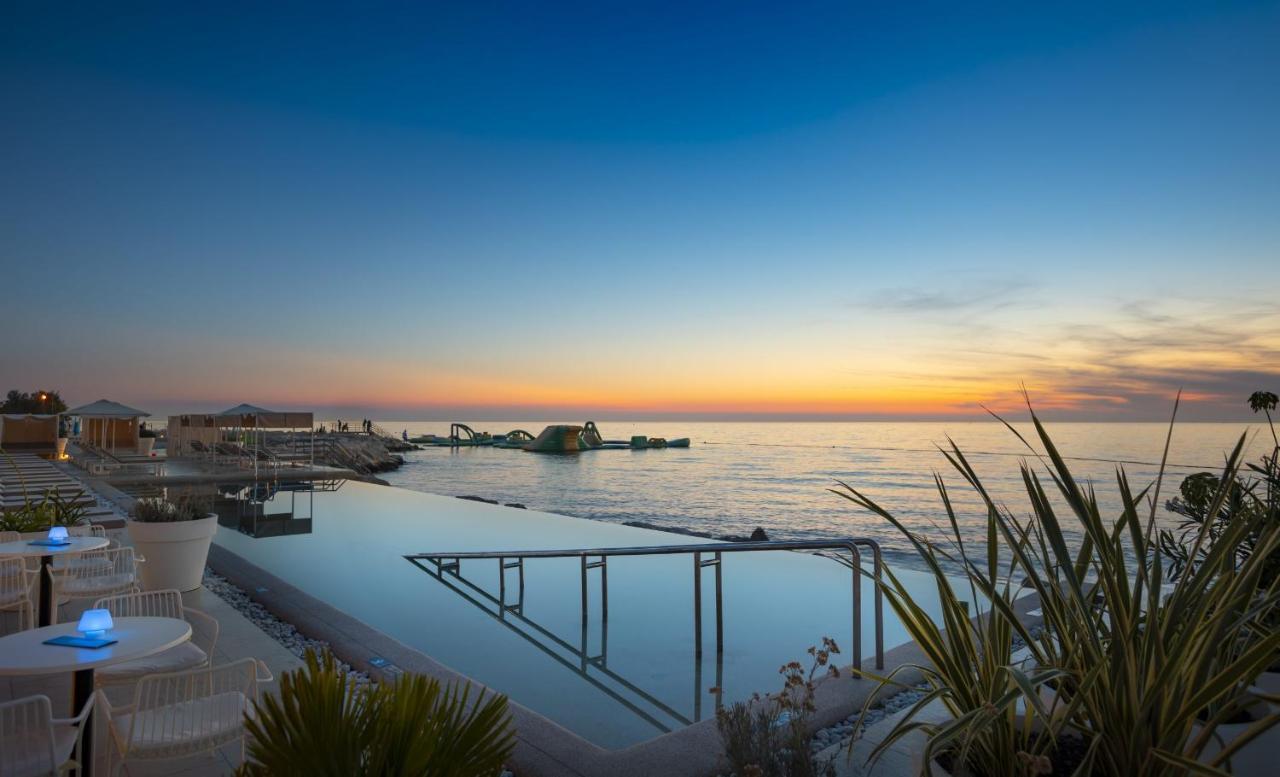 Apartments Villa Alba Porec Exterior photo