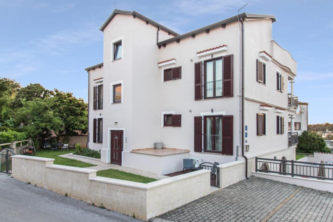 Apartments Villa Alba Porec Exterior photo