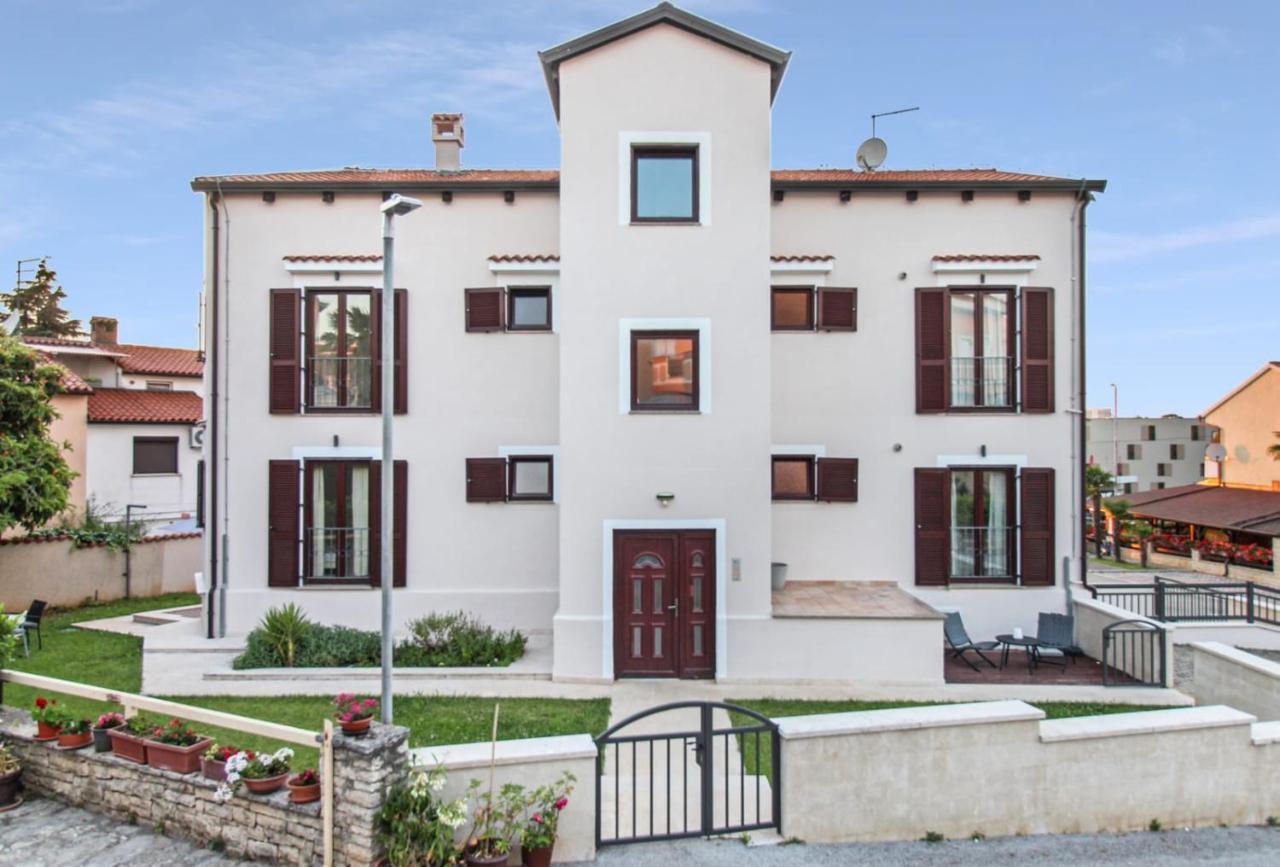Apartments Villa Alba Porec Exterior photo