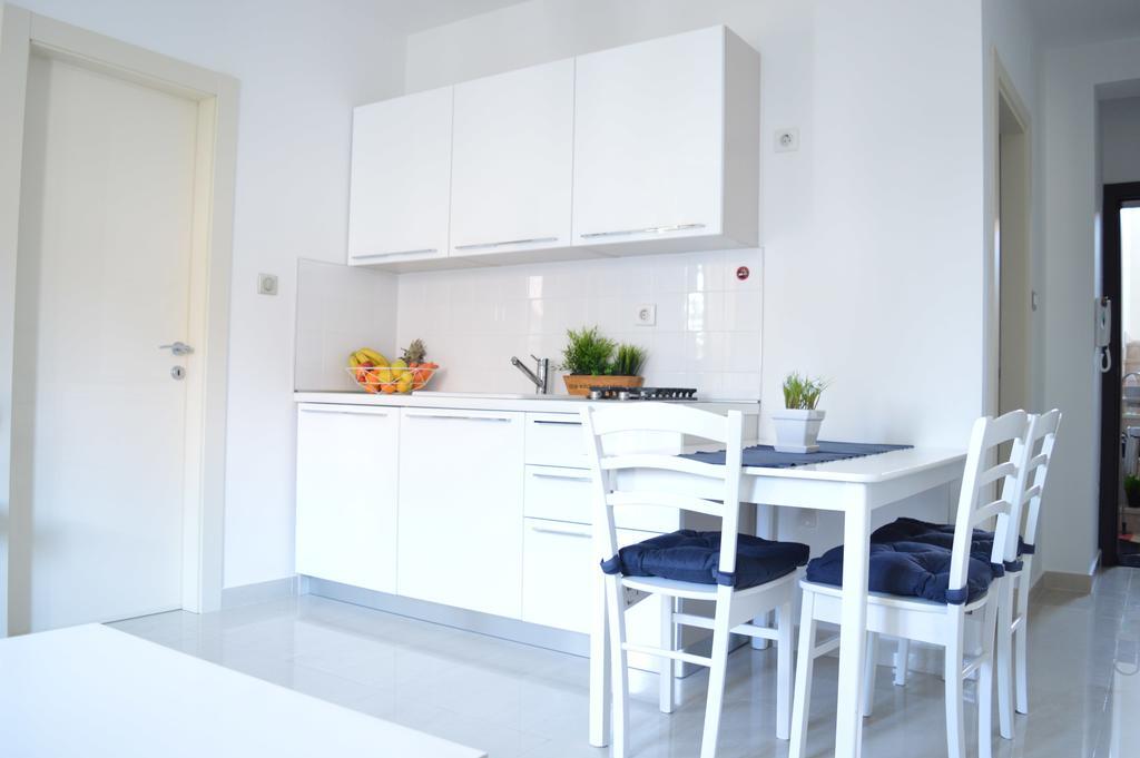 Apartments Villa Alba Porec Exterior photo