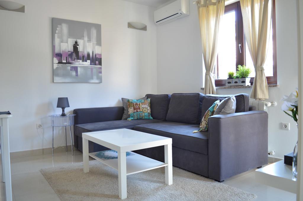 Apartments Villa Alba Porec Exterior photo