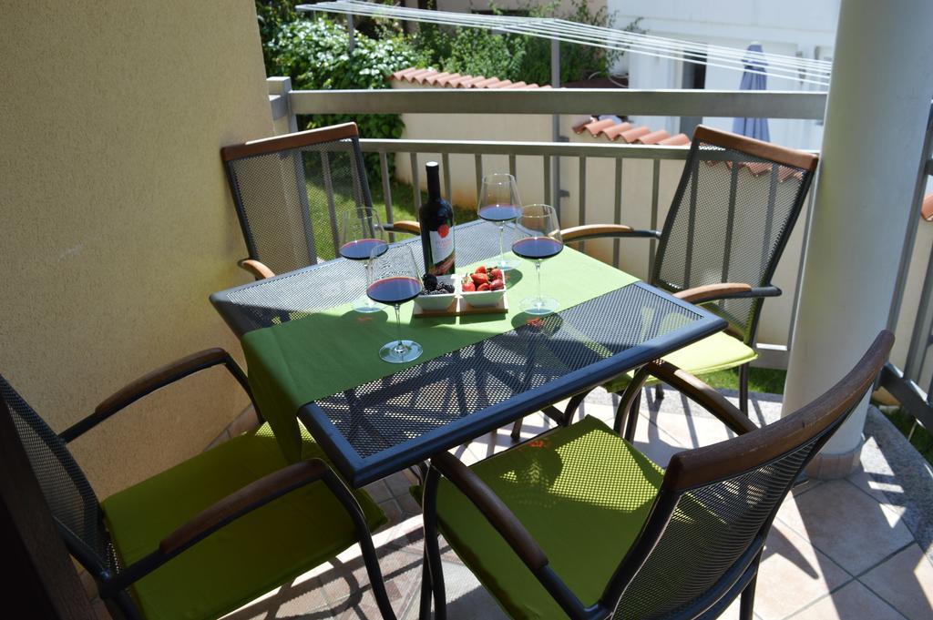 Apartments Villa Alba Porec Exterior photo
