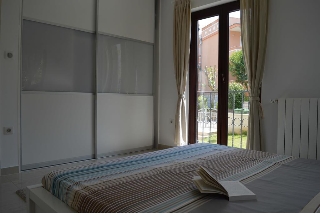 Apartments Villa Alba Porec Exterior photo
