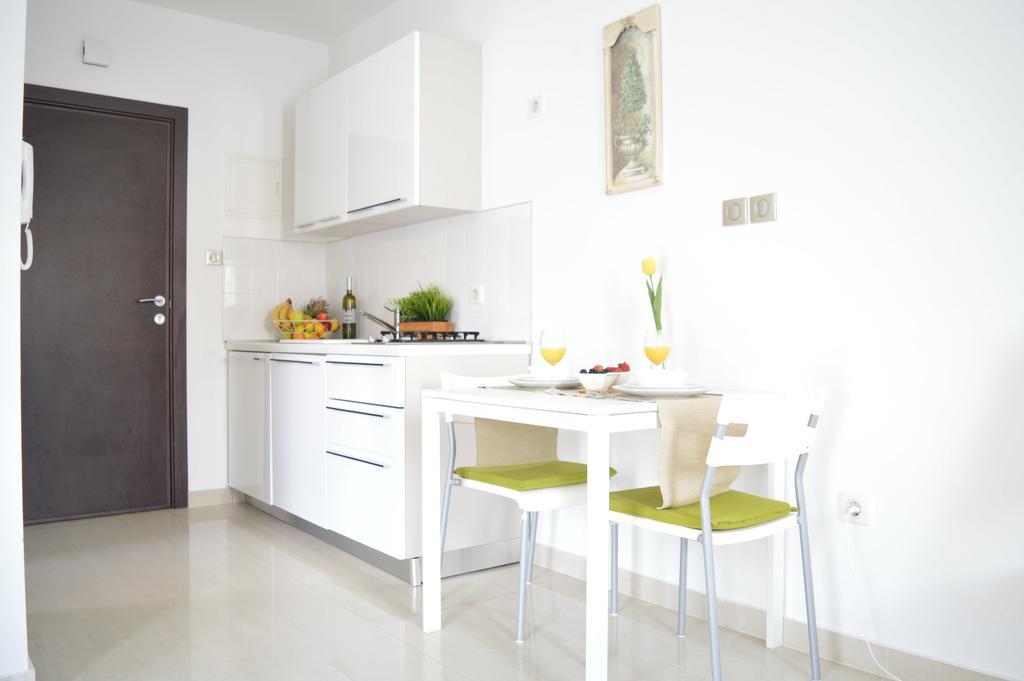 Apartments Villa Alba Porec Exterior photo